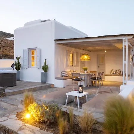 Sunny Roselani Mykonos Town