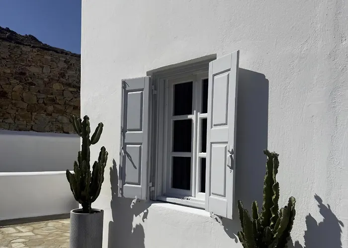 Sunny Roselani * Mykonos Town