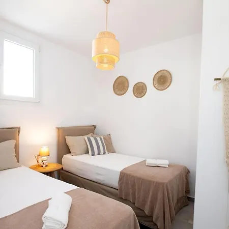 Sunny Roselani Vila *